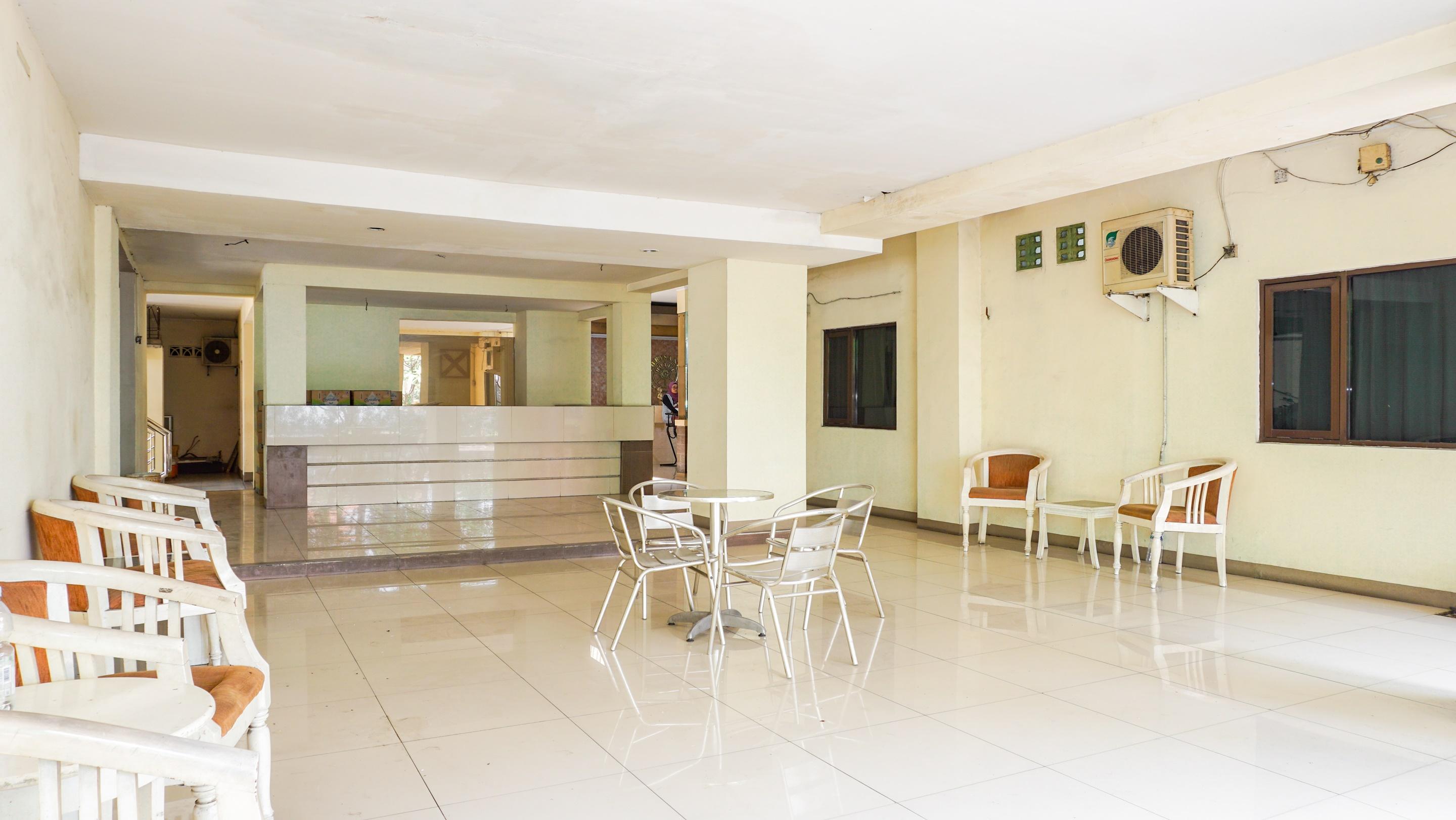 Oyo 2085 Chrysanta Hotel Bandung Eksteriør billede
