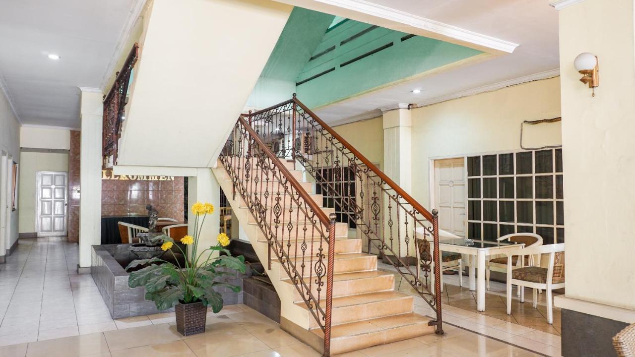 Oyo 2085 Chrysanta Hotel Bandung Eksteriør billede